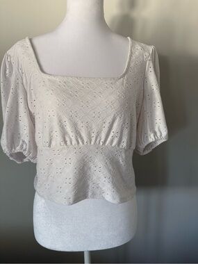 Bar III White Eyelet Square-Neck Puff Sleeve Crop Top. Size L